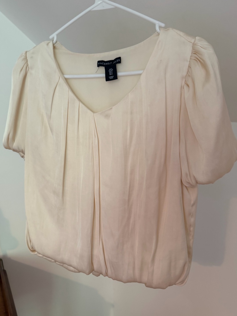 Sincerely Jules Cream Pleated V-Neck Puff Sleeve Blouse with Bubble Hem